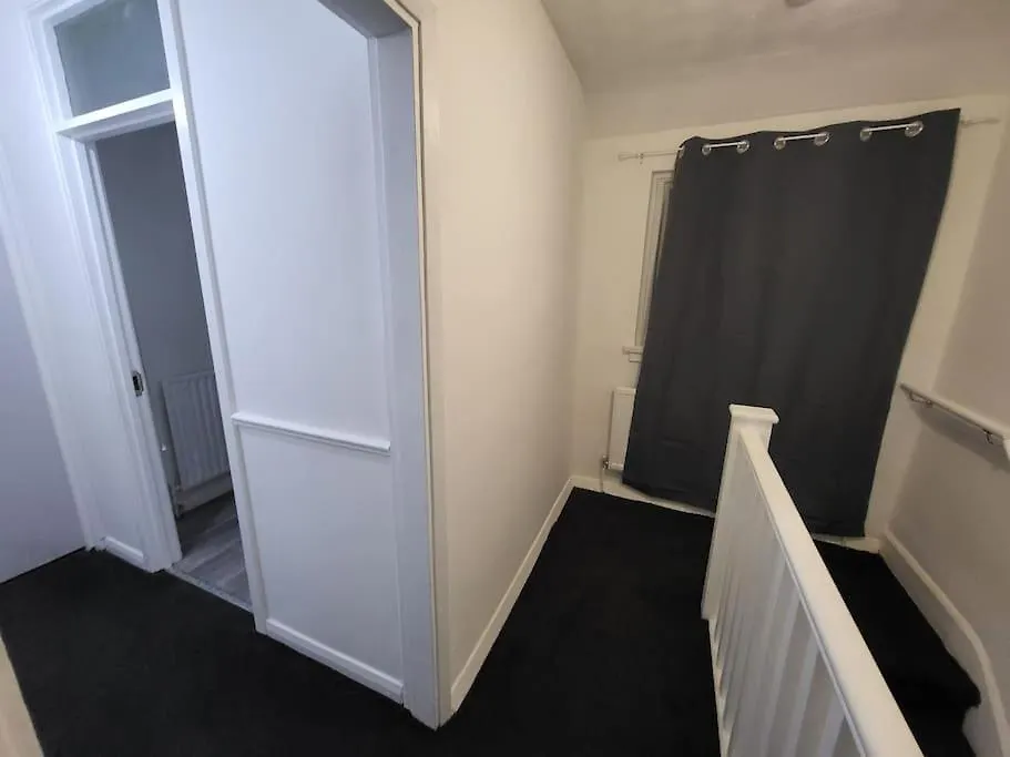3 Bed House, Free Parking. Great For Work Crews - Stay Sleep Rest Nottingham
