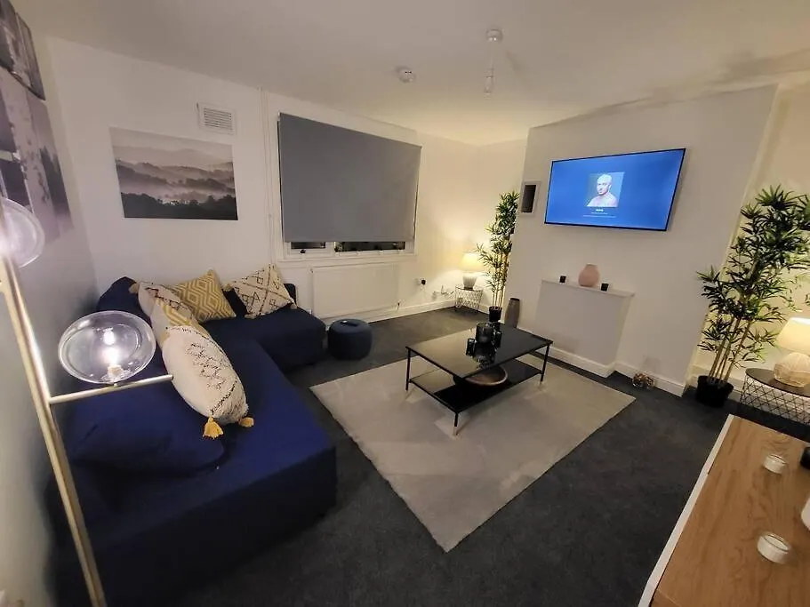 3 Bed House, Free Parking. Great For Work Crews - Stay Sleep Rest Nottingham Appartamento