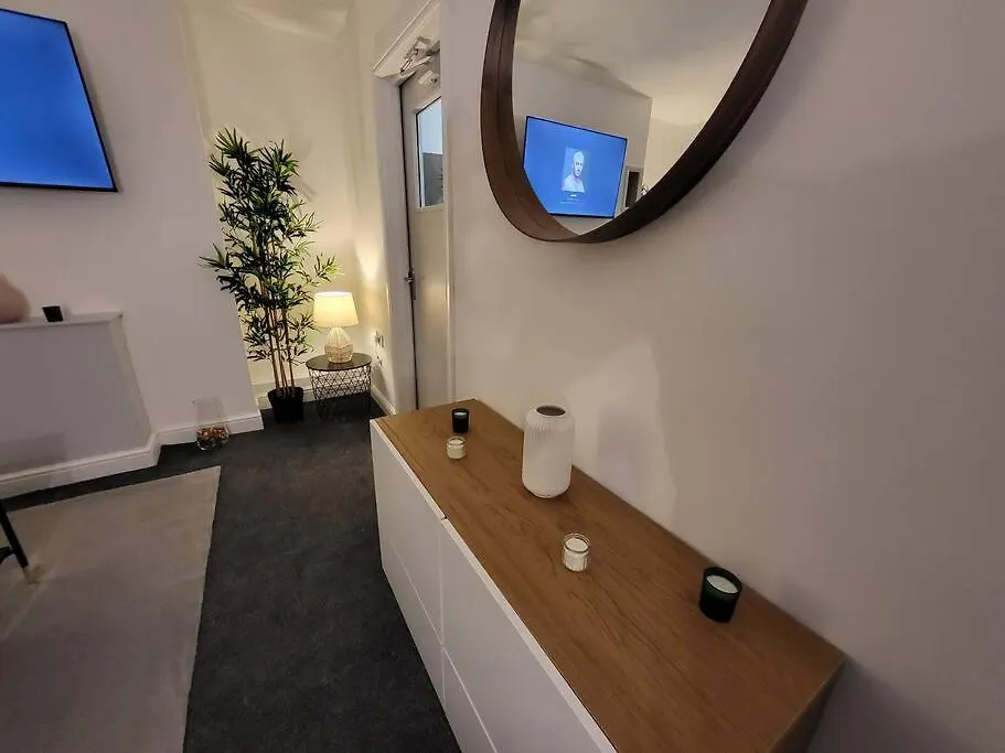3 Bed House, Free Parking. Great For Work Crews - Stay Sleep Rest Nottingham Apartment