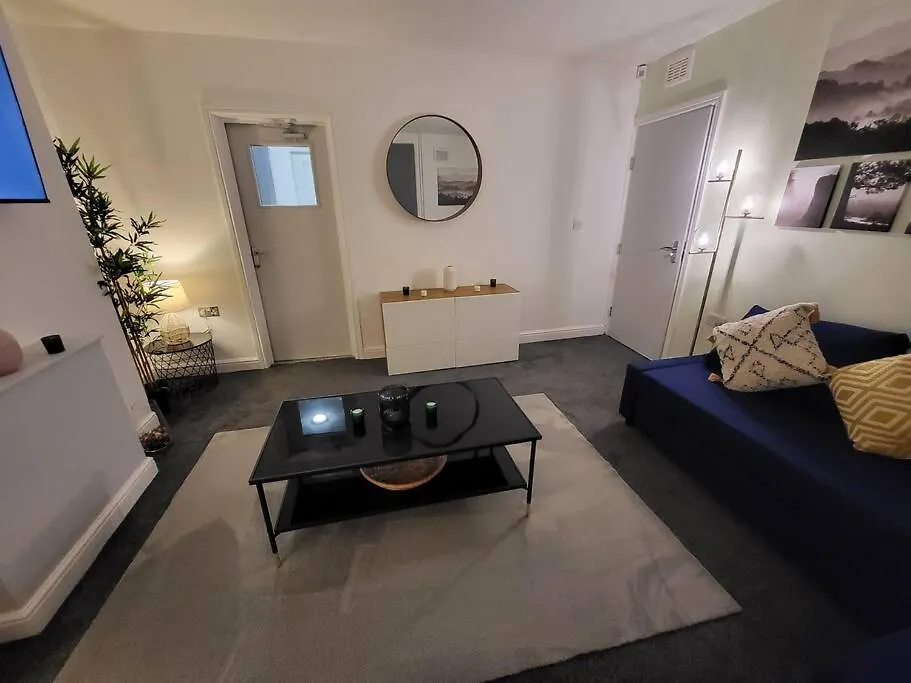 3 Bed House, Free Parking. Great For Work Crews - Stay Sleep Rest Nottingham United Kingdom