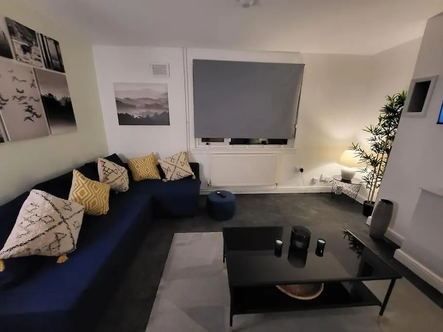 3 Bed House, Free Parking. Great For Work Crews - Stay Sleep Rest Nottingham