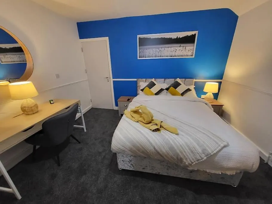 Apartment 3 Bed House, Free Parking. Great For Work Crews - Stay Sleep Rest Nottingham United Kingdom