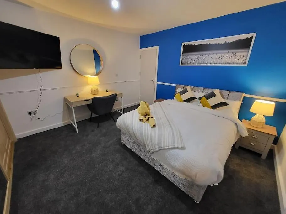 3 Bed House, Free Parking. Great For Work Crews - Stay Sleep Rest Nottingham 0*,