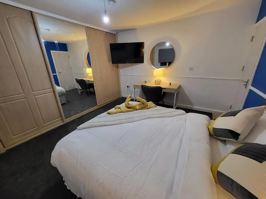 3 Bed House, Free Parking. Great For Work Crews - Stay Sleep Rest Nottingham Apartment