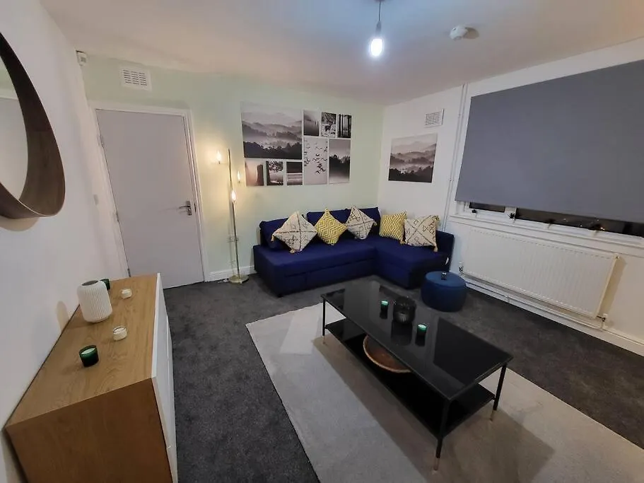 3 Bed House, Free Parking. Great For Work Crews - Stay Sleep Rest Nottingham